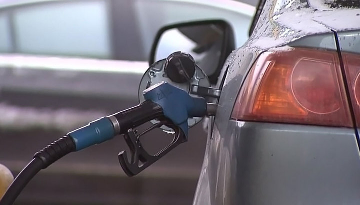 Заливать ли дорогой бензин в обычное авто?